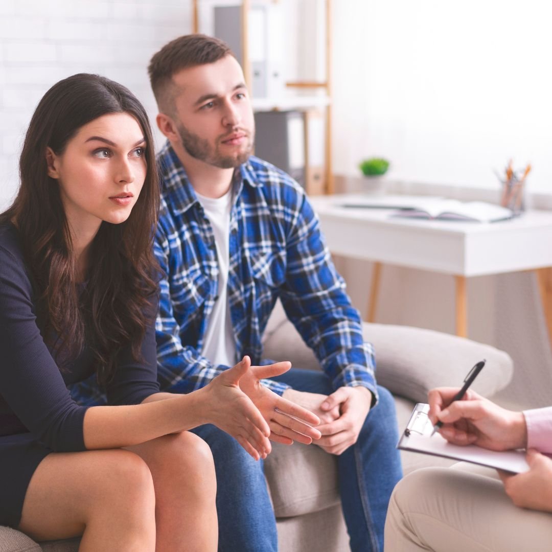 Vrouw in gesprek met leefstijlcoach